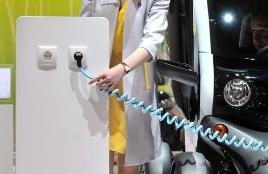MEPs adopt new rules for more charging stations and greener maritime fuels