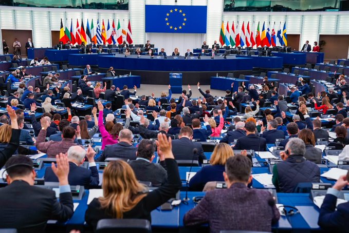 MEPs demand full embargo on Russian imports of oil, coal, nuclear fuel and gas