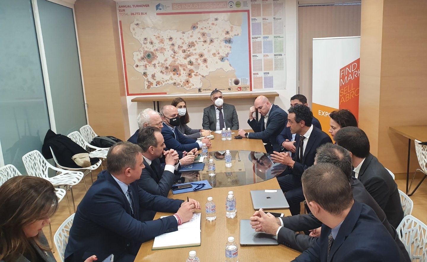 Minister Lorer discusses with AOBЕ coordination on accommodation and finding aid to help refugees from Ukraine