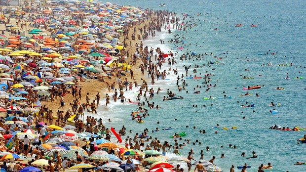 Bulgaria's Largest Beach Resort Opens for 'Optimistic' Season